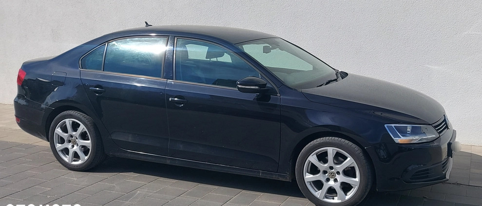 Volkswagen Jetta cena 25500 przebieg: 118000, rok produkcji 2014 z Gdynia małe 37